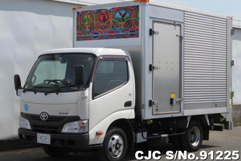 Toyota dyna 2014